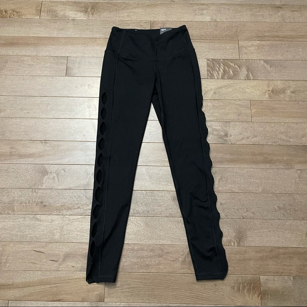 Victoria Sport Knockout Mid Rise Tights- new